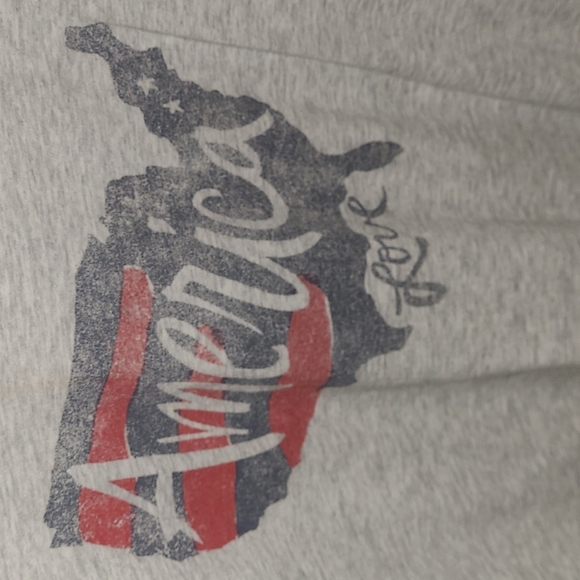 Old Navy Womens Boyfriend Light Heathered Gray Patriotic America Love Shirt Med - Picture 3 of 8